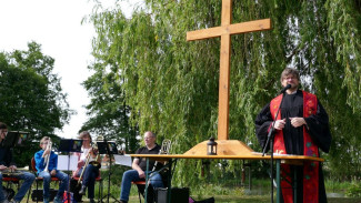 Pfingstgottesdienst 2020 am Weiher der Dammhocker