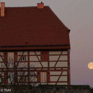 Vollmond neben Pfarrhaus 2